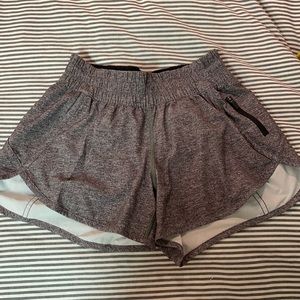 Lululemon tracker mid-rise shorts